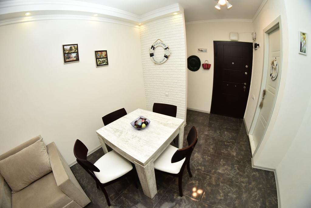 Stars Apartment Batumi Zewnętrze zdjęcie